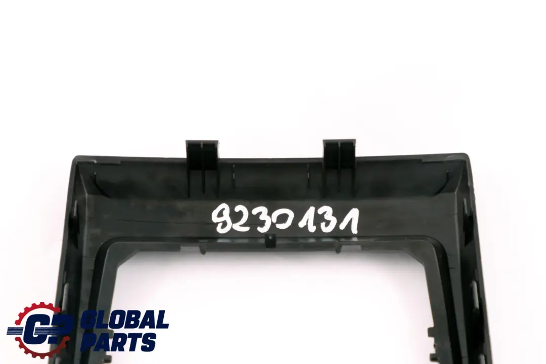 Tapa Consola Central Panel Trasero Negro 9227886 para BMW F20 F21 F22 con número de pieza 9230131 BMW F20 F21 F22 Tapa Consola Central Panel Trasero Negro 9227886 - SKU 9230131 - Número de pieza 9230131