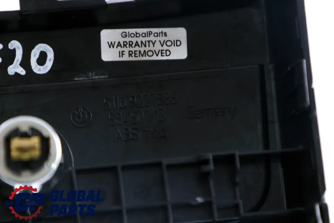 Ramka Osłona Obudowa Tunelu Środkowego Tył 9227886 do BMW F20 F21 F22 o numerze 9230131 BMW F20 F21 F22 Ramka Osłona Obudowa Tunelu Środkowego Tył 9227886 - SKU 9230131 - Numer Części 9230131