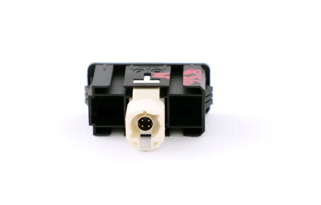 Enchufe USB para BMW F30 F31 LCI Mini R56 R57 LCI R58 R60 con número de pieza 9230248 BMW F30 F31 LCI Mini R56 R57 LCI R58 R60 Enchufe USB - SKU 9230248 - Número de pieza 9230248