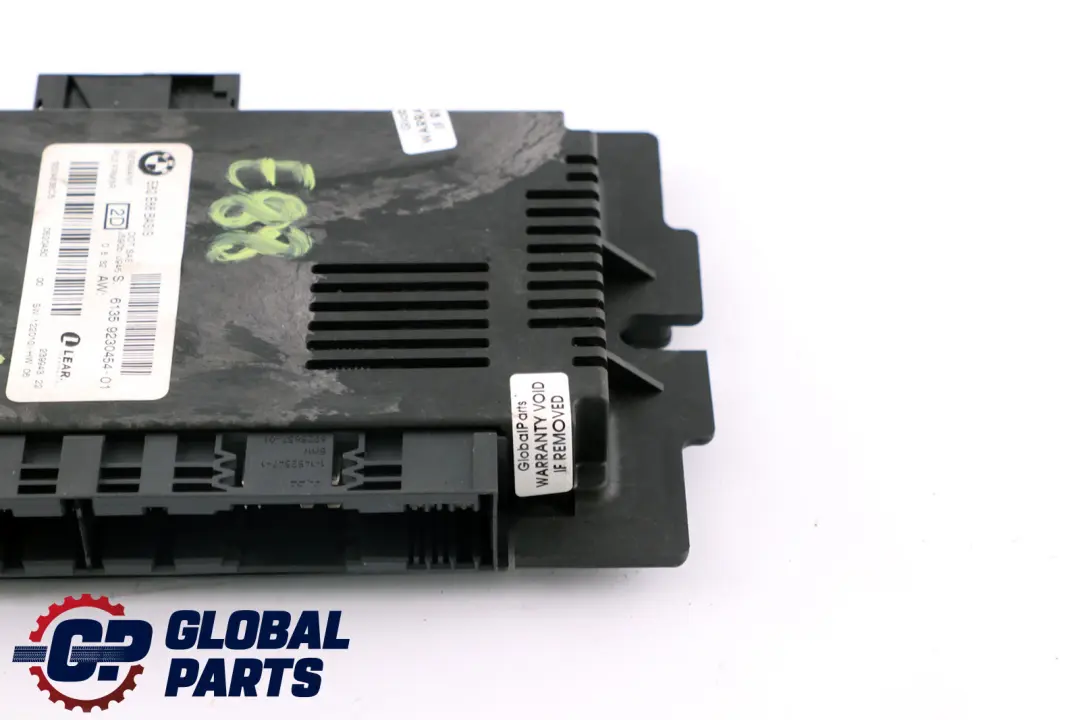Footwell Light Module Control Unit ECU BASIS PL2 FRM3R to BMW 1 Series E88 with Part number 9230454 BMW 1 Series E88 Footwell Light Module Control Unit ECU BASIS PL2 FRM3R - SKU 9230454-1 - Part number 9230454