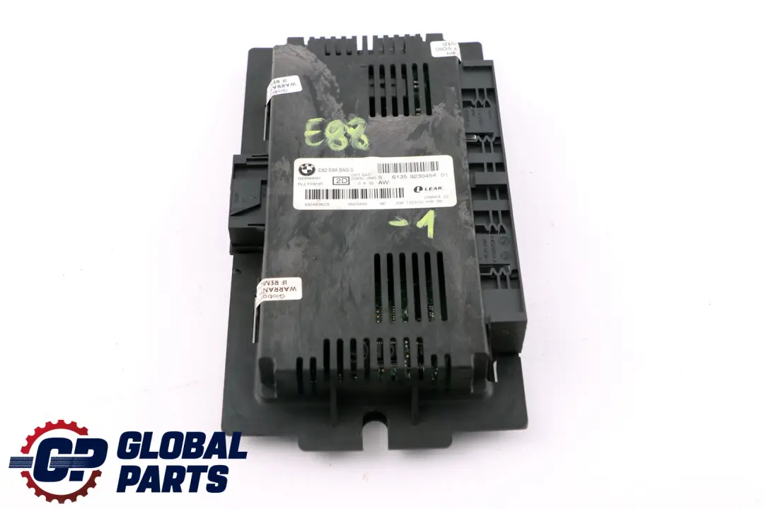 Footwell Light Module Control Unit ECU BASIS PL2 FRM3R to BMW 1 Series E88 with Part number 9230454 BMW 1 Series E88 Footwell Light Module Control Unit ECU BASIS PL2 FRM3R - SKU 9230454-1 - Part number 9230454
