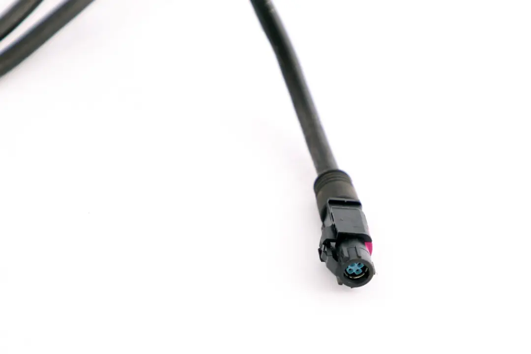 Main Muffler Cable For Head Unit HSD Wire to BMW 1 3 Series F20 F30 F31 with Part number 9230792 BMW 1 3 Series F20 F30 F31 Main Muffler Cable For Head Unit HSD Wire - SKU 9230792 - Part number 9230792