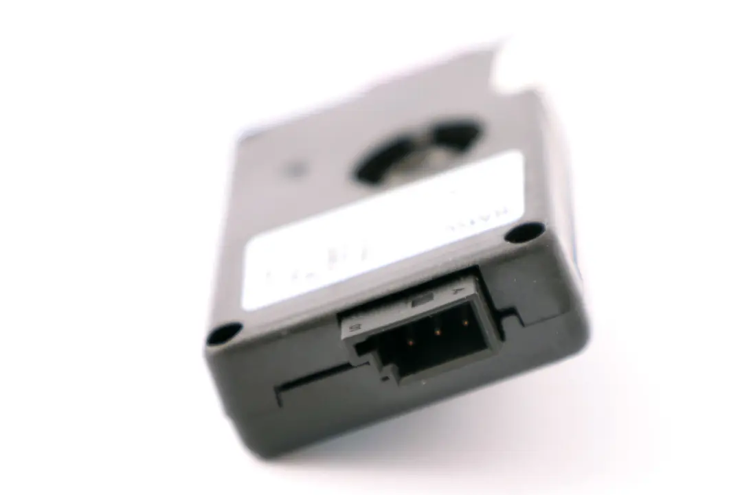 Fila F22 F30 F32 Radio Antenna Amplifier Filtro Anti-rumore per BMW con numero di parte 9231442 BMW Fila F22 F30 F32 Radio Antenna Amplifier Filtro Anti-rumore - SKU 9231442 - Numero di parte 9231442