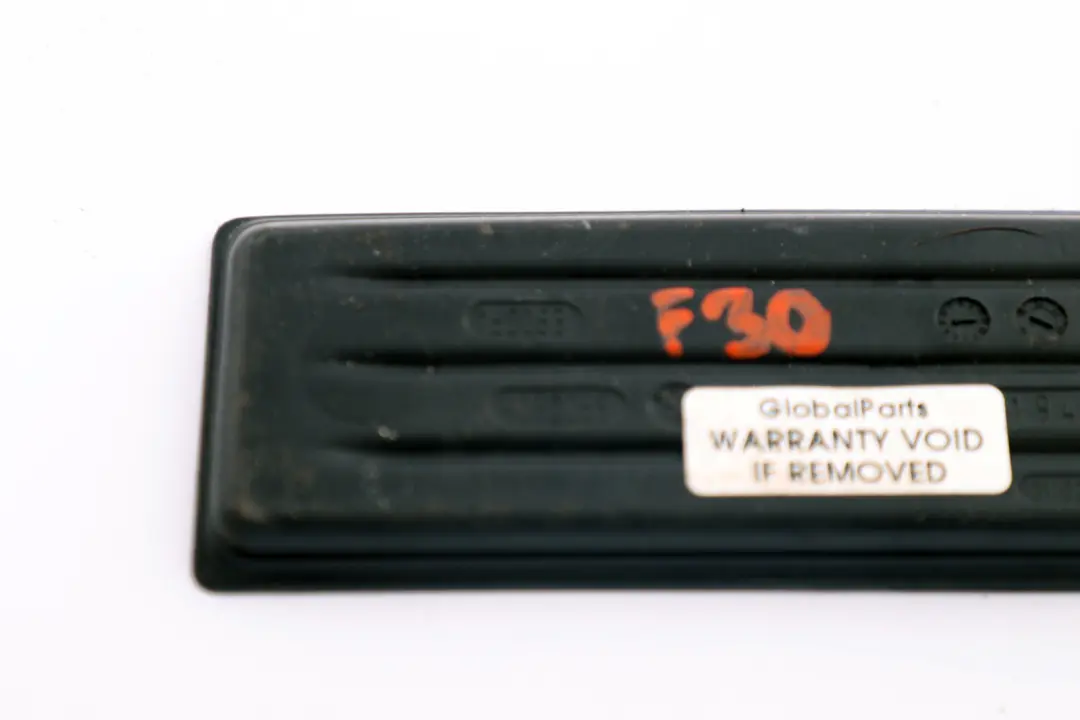 Tapis de Marqueterie etagere Avant pour BMW F30 F31 F80 M3 à propos du numéro de pièce 9232065 BMW F30 F31 F80 M3 Tapis de Marqueterie etagere Avant - SKU 9232065 - Numéro de pièce 9232065