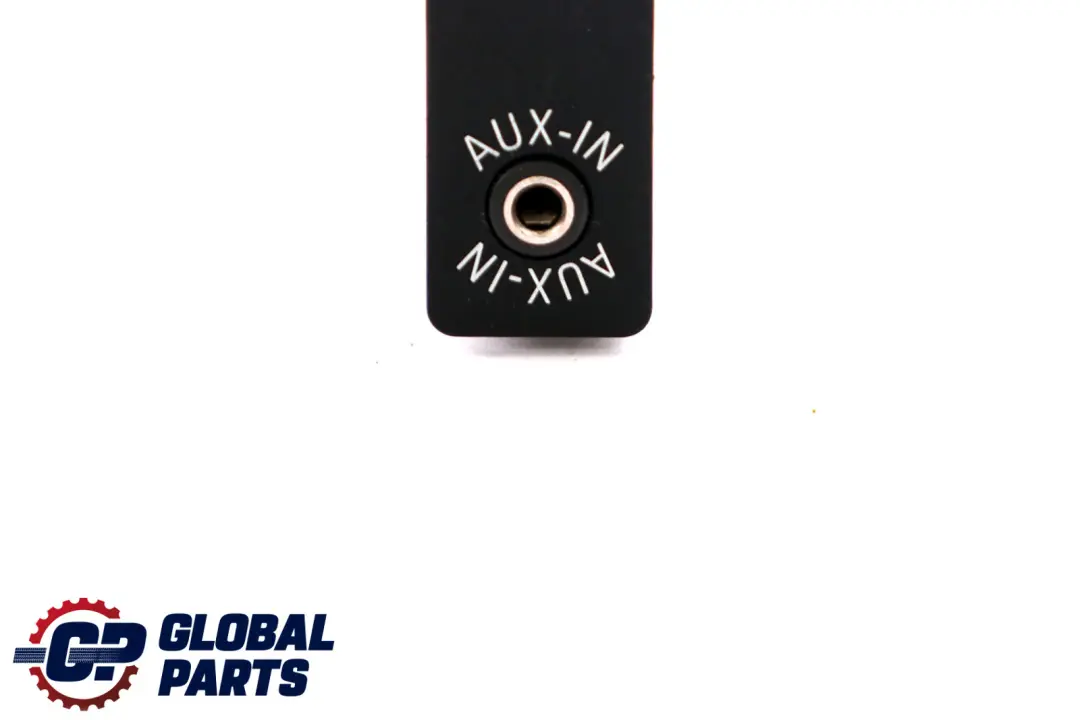  Prise USB AUX BMW E60 E61 E81 E87 E90 E91 Port Plug - SKU 9237653 - Numéro de pièce 9237653
