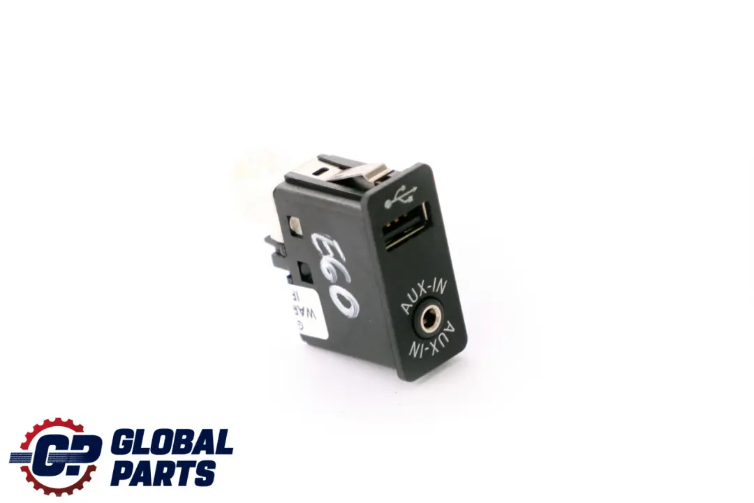  Prise USB AUX BMW E60 E61 E81 E87 E90 E91 Port Plug - SKU 9237653 - Numéro de pièce 9237653