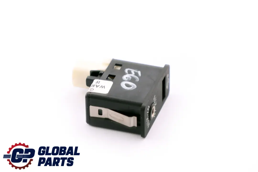  Prise USB AUX BMW E60 E61 E81 E87 E90 E91 Port Plug - SKU 9237653 - Numéro de pièce 9237653