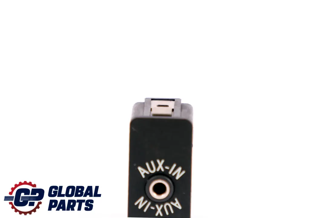 Audio Aux In Socket Plug to BMW E60 E61 E81 E87 E90 F10 with Part number 9237655 BMW E60 E61 E81 E87 E90 F10 Audio Aux In Socket Plug - SKU 9237655-2 - Part number 9237655