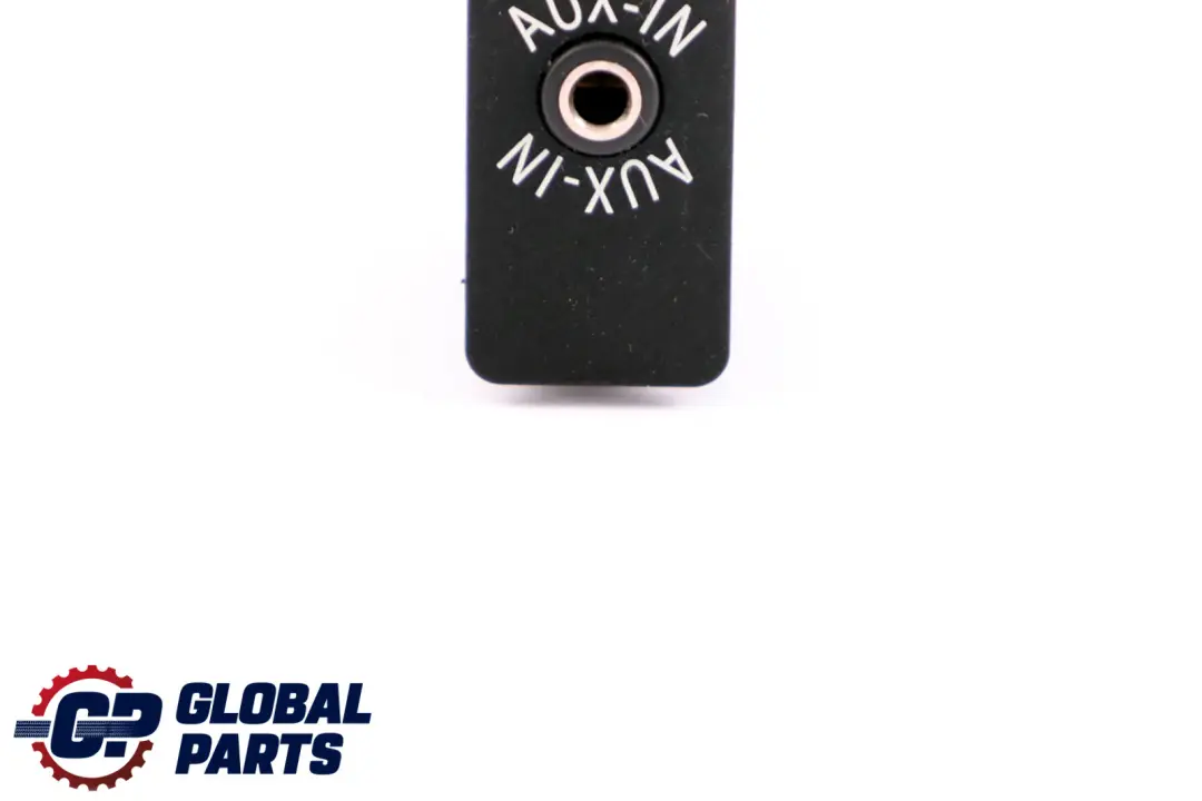 Gniazdo Wejście Aux do BMW E60 E61 E81 E87 E90 F10 o numerze 9237655 BMW E60 E61 E81 E87 E90 F10 Gniazdo Wejście Aux - SKU 9237655-2 - Numer Części 9237655