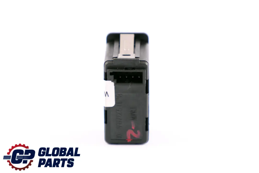 Audio Aux In Socket Plug to BMW E60 E61 E81 E87 E90 F10 with Part number 9237655 BMW E60 E61 E81 E87 E90 F10 Audio Aux In Socket Plug - SKU 9237655-2 - Part number 9237655