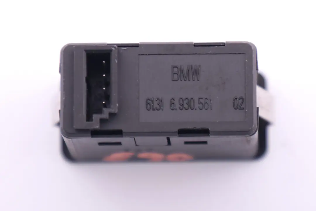 BMW E60 E65 X5 E70 E81 X3 E83 E87 E90 E91 E92 F10 Audio AUX In Buchse - SKU 9237655 - Teilenummer 84109237655