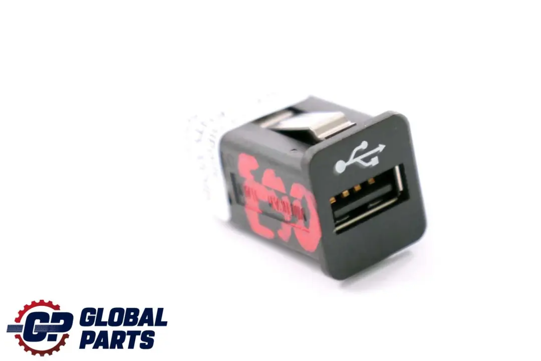 BMW 1 3 5 6 E81 E87 E90 F10 F11 F12 F13 USB Socket Plug Port - SKU 9237656 - Número de pieza 9237656
