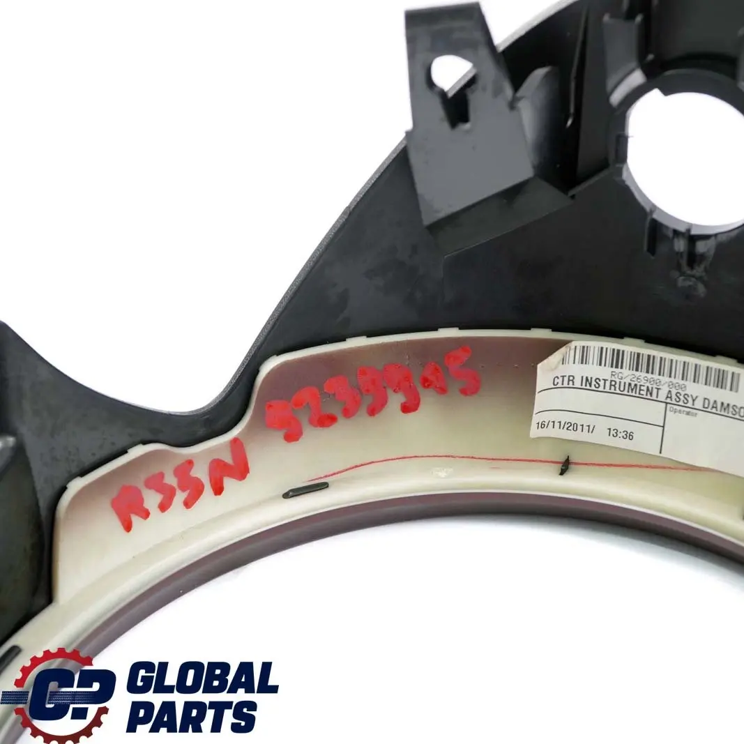 Ramka obudowa osłona licznika zegara do MINI R55 LCI o numerze 9239915 MINI R55 LCI Ramka obudowa osłona licznika zegara - SKU 9239915 - Numer Części 9239915