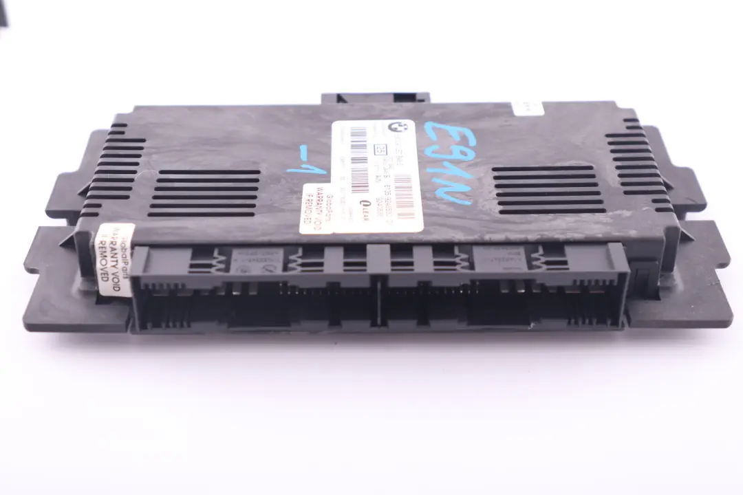 Footwell Light Control Module LCM LED Basis FRM3R PL2 to BMW E91 LCI with Part number 9240530 BMW E91 LCI Footwell Light Control Module LCM LED Basis FRM3R PL2 - SKU 9240530-1 - Part number 9240530