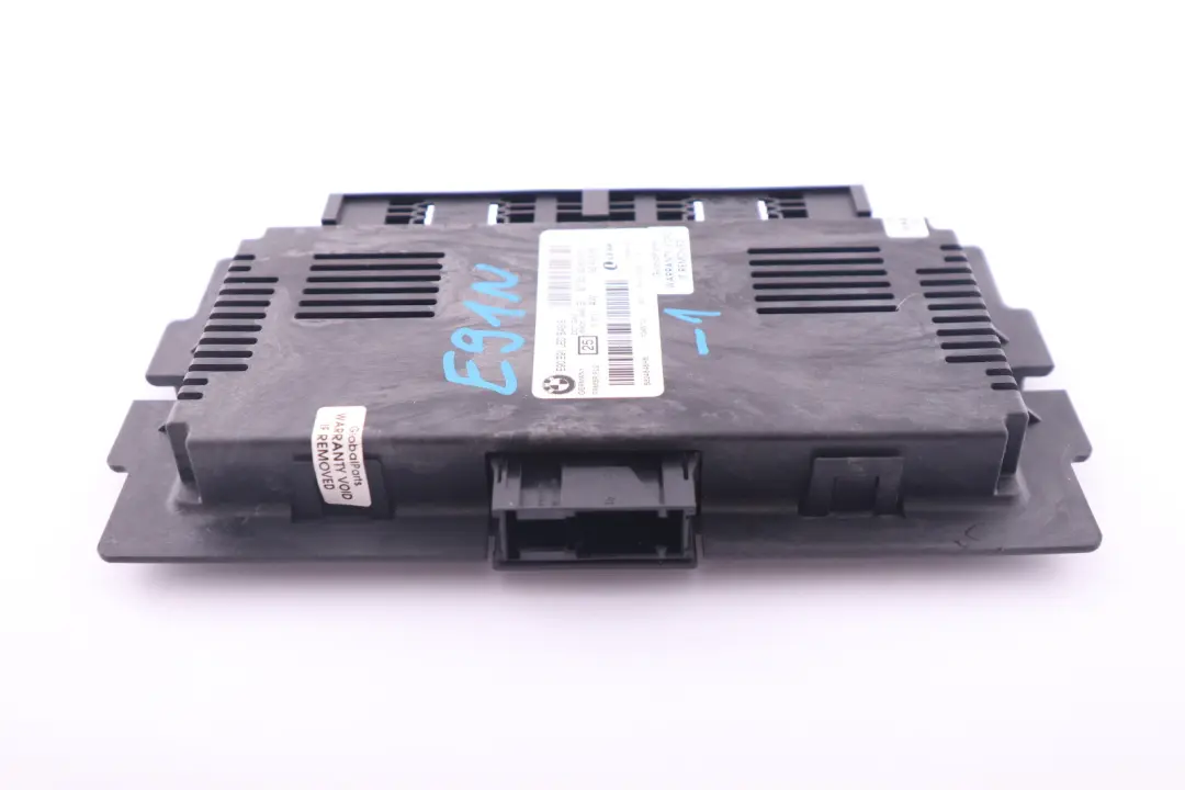 Steuer Modul Fußraumbeleuchtung LED Basis FRM3R PL2 für BMW 3 er E91 LCI mit Teilenummer 9240530 BMW 3 er E91 LCI Steuer Modul Fußraumbeleuchtung LED Basis FRM3R PL2 - SKU 9240530-1 - Teilenummer 9240530