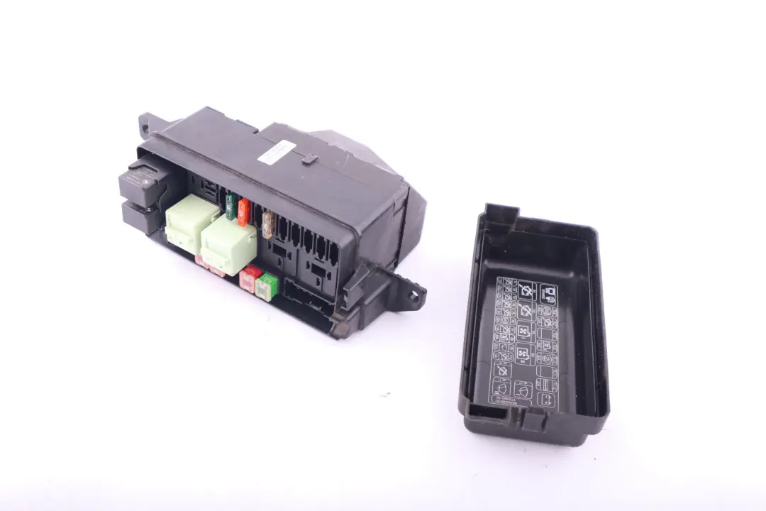 Système Électrique Boîte Distribution Fusibles pour Mini Cooper D R55 R56 R57 R60 LCI à propos du numéro de pièce 9240945 Mini Cooper D R55 R56 R57 R60 LCI Système Électrique Boîte Distribution Fusibles - SKU 9240945 - Numéro de pièce 9240945
