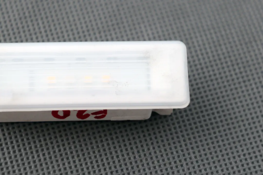 Fussraumleuchte Leuchte LED BMW 1 2 3 4 5 7 er F01 F10 F20 F30 F45 F80 - SKU 9242161 - Teilenummer 9242161