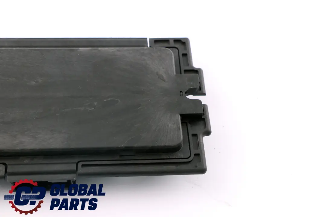 LED Xenon Footwell Light Control Module LCM FRM3R to BMW 3 Series E90 LCI with Part number 9249084 BMW 3 Series E90 LCI LED Xenon Footwell Light Control Module LCM FRM3R - SKU 9249084 - Part number 9249084