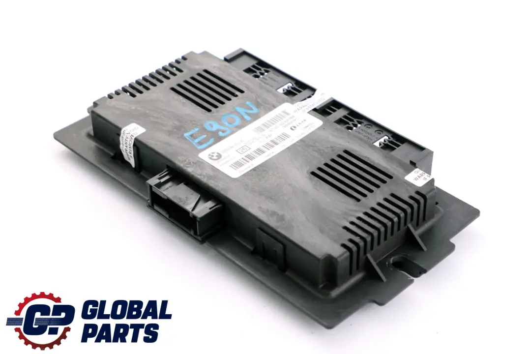 LED Xenon Footwell Light Control Module LCM FRM3R to BMW 3 Series E90 LCI with Part number 9249084 BMW 3 Series E90 LCI LED Xenon Footwell Light Control Module LCM FRM3R - SKU 9249084 - Part number 9249084