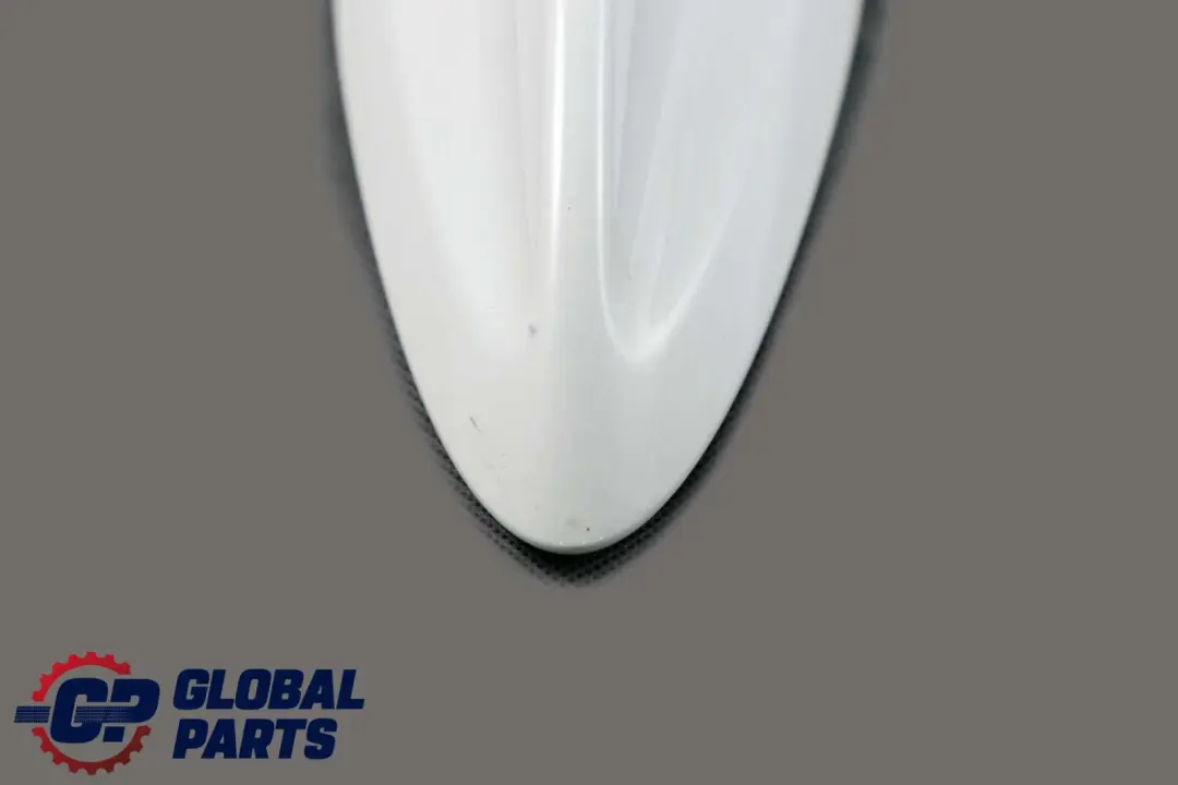 Alloggiamento Vuoto Antenna Tetto Shark Alpinweiss 3 per BMW F20 F21 con numero di parte 9257007 BMW F20 F21 Alloggiamento Vuoto Antenna Tetto Shark Alpinweiss 3 - SKU 9257007-AW - Numero di parte 9257007