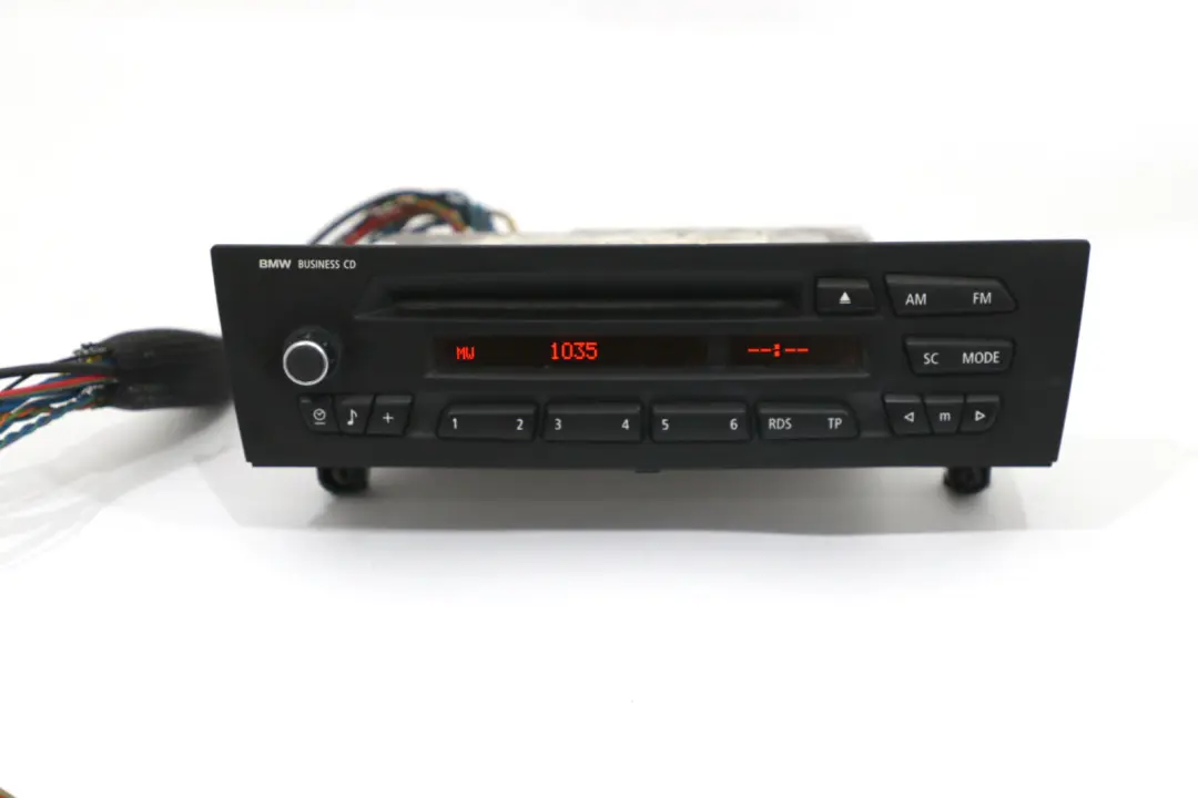 Radio Business CD per BMW X1 E81 E82 E84 E87 E89 E90 E91 E92 con numero di parte 9259730 BMW X1 E81 E82 E84 E87 E89 E90 E91 E92 Radio Business CD - SKU 9259730 - Numero di parte 9259730