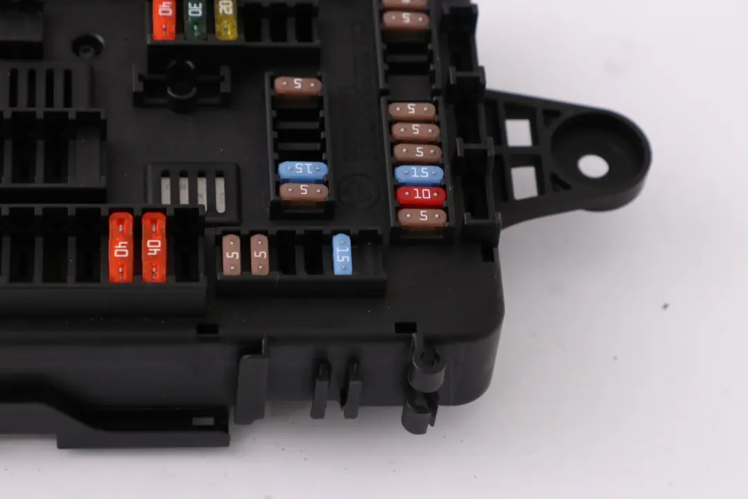 Distribution Fuse Box Rear to BMW 1 3 4 Series F20 F21 F30 F31 F32 Power with Part number 9259466 BMW 1 3 4 Series F20 F21 F30 F31 F32 Power Distribution Fuse Box Rear - SKU 9261111 - Part number 9259466