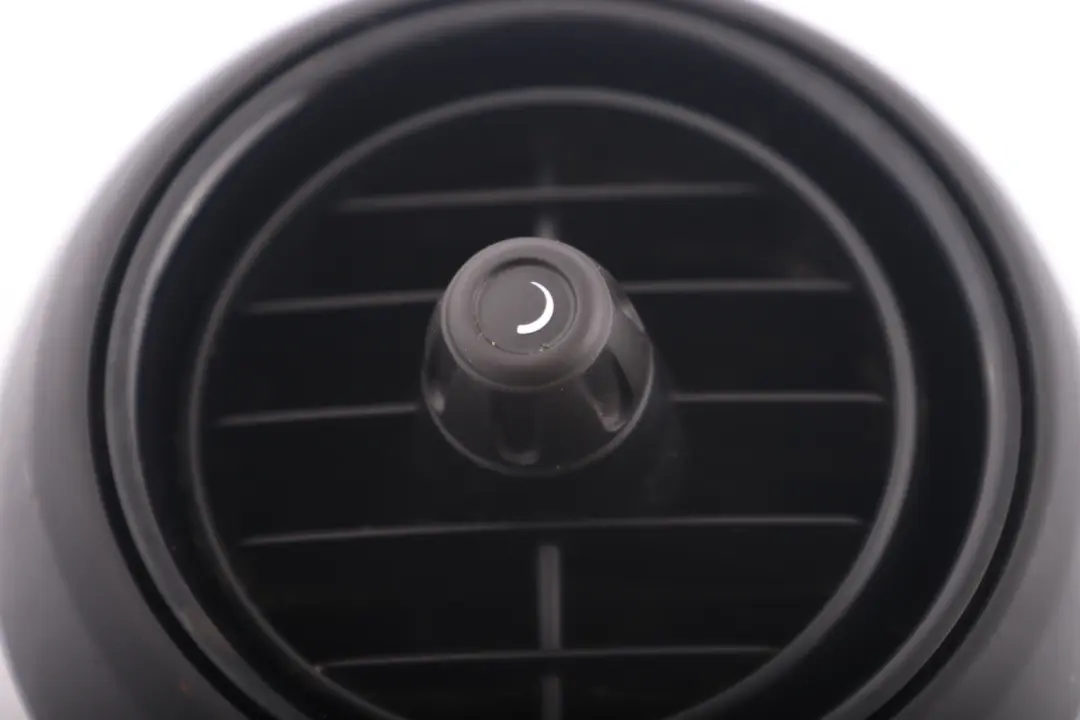 Kratka nawiewu wlot powietrza do MINI F56 o numerze 9262413 MINI F56 Kratka nawiewu wlot powietrza - SKU 9262413 - Numer Części 9262413