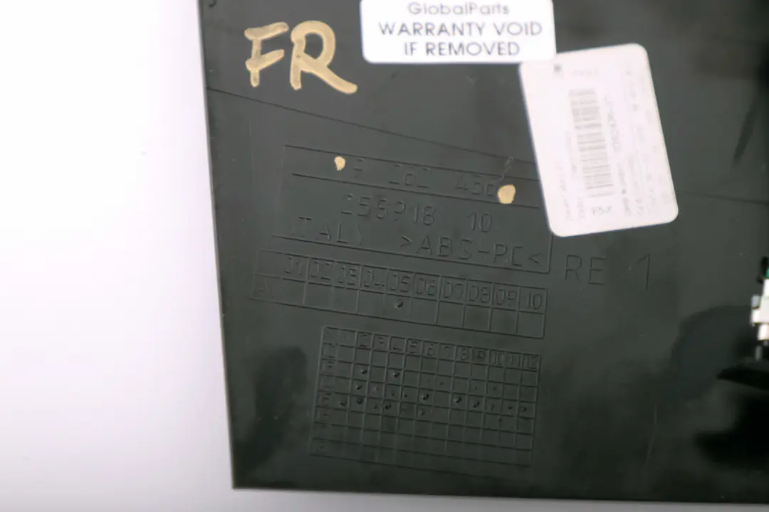 Trim Down Tube Front Panel Cover Middle Right para Mini F55 F56 F57 con número de pieza 9262436 Mini F55 F56 F57 Trim Down Tube Front Panel Cover Middle Right - SKU 9262436 - Número de pieza 9262436