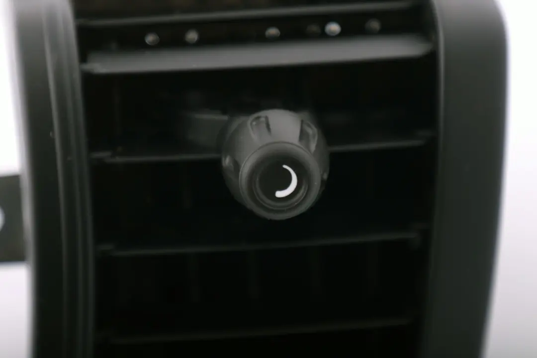 Salpicadero Calentador Aire Ventilacion Centro Izquierda para Mini F55 F56 con número de pieza 9265405 Mini F55 F56 Salpicadero Calentador Aire Ventilacion Centro Izquierda - SKU 9265405 - Número de pieza 9265405