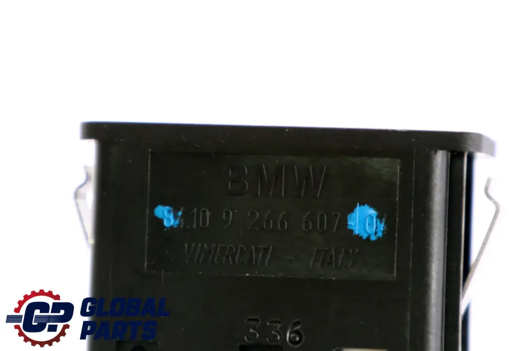 USB / Aux - Presa per BMW X3 X5 F15 F25 Mini Cooper F55 F56 con numero di parte 9266607 BMW X3 X5 F15 F25 Mini Cooper F55 F56 USB / Aux - Presa - SKU 9266607 - Numero di parte 9266607