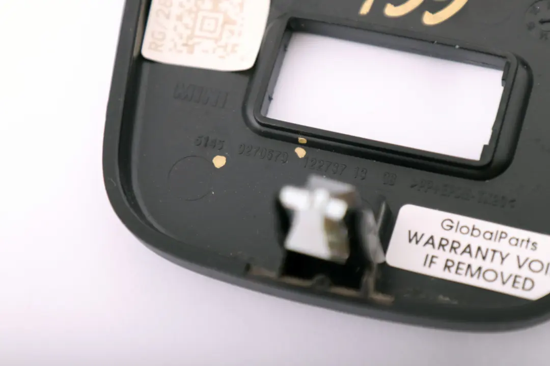 Mediablende Cruscotto Copertura Centro Sotto per Mini Cooper F55 F56 F57 con numero di parte 9270579 Mini Cooper F55 F56 F57 Mediablende Cruscotto Copertura Centro Sotto - SKU 9270579 - Numero di parte 9270579