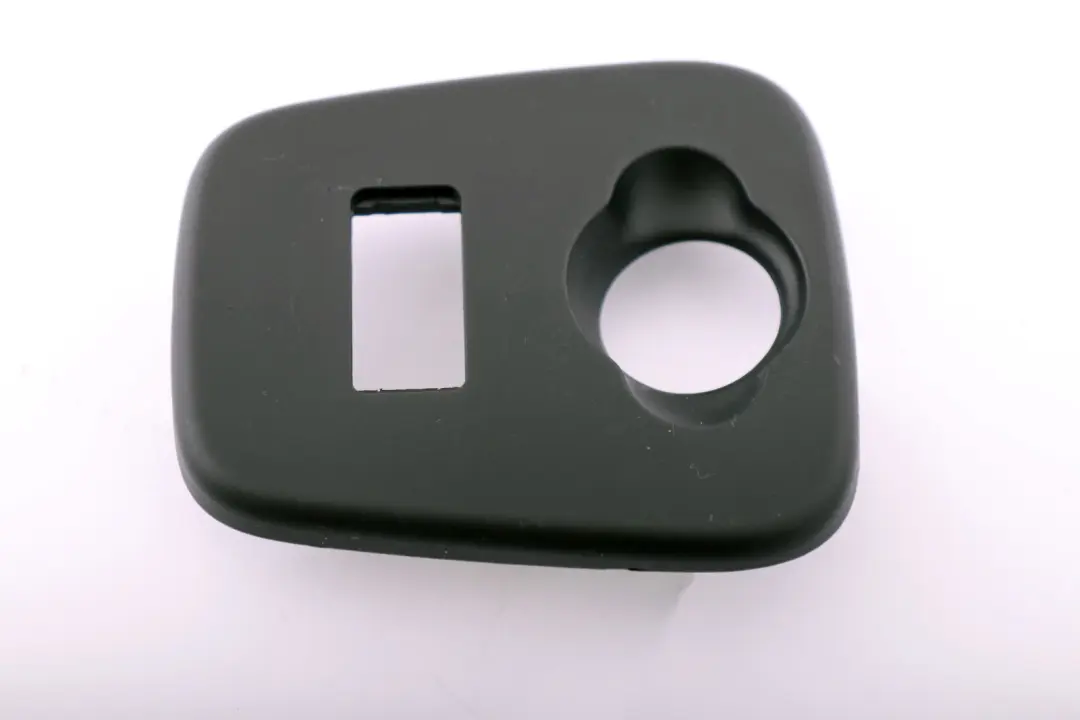 Mediablende Cruscotto Copertura Centro Sotto per Mini Cooper F55 F56 F57 con numero di parte 9270579 Mini Cooper F55 F56 F57 Mediablende Cruscotto Copertura Centro Sotto - SKU 9270579 - Numero di parte 9270579