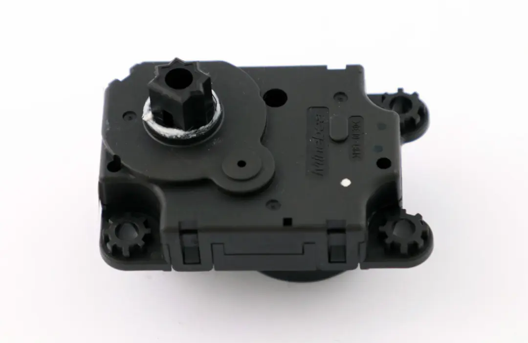 Silniczek Klapy Nagrzewnicy Matrix do Mini Cooper R55 R56 R57 LCI o numerze 9286871 Mini Cooper R55 R56 R57 LCI Silniczek Klapy Nagrzewnicy Matrix - SKU 9286871 - Numer Części 9286871