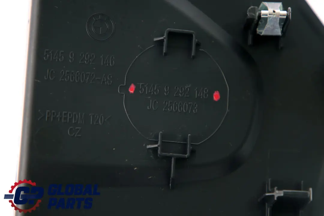 Blende I-Tafel Aussen Rechts Schwarz für BMW X1 X2 er F39 F48 mit Teilenummer 9292148 BMW X1 X2 er F39 F48 Blende I-Tafel Aussen Rechts Schwarz - SKU 9292148 - Teilenummer 9292148