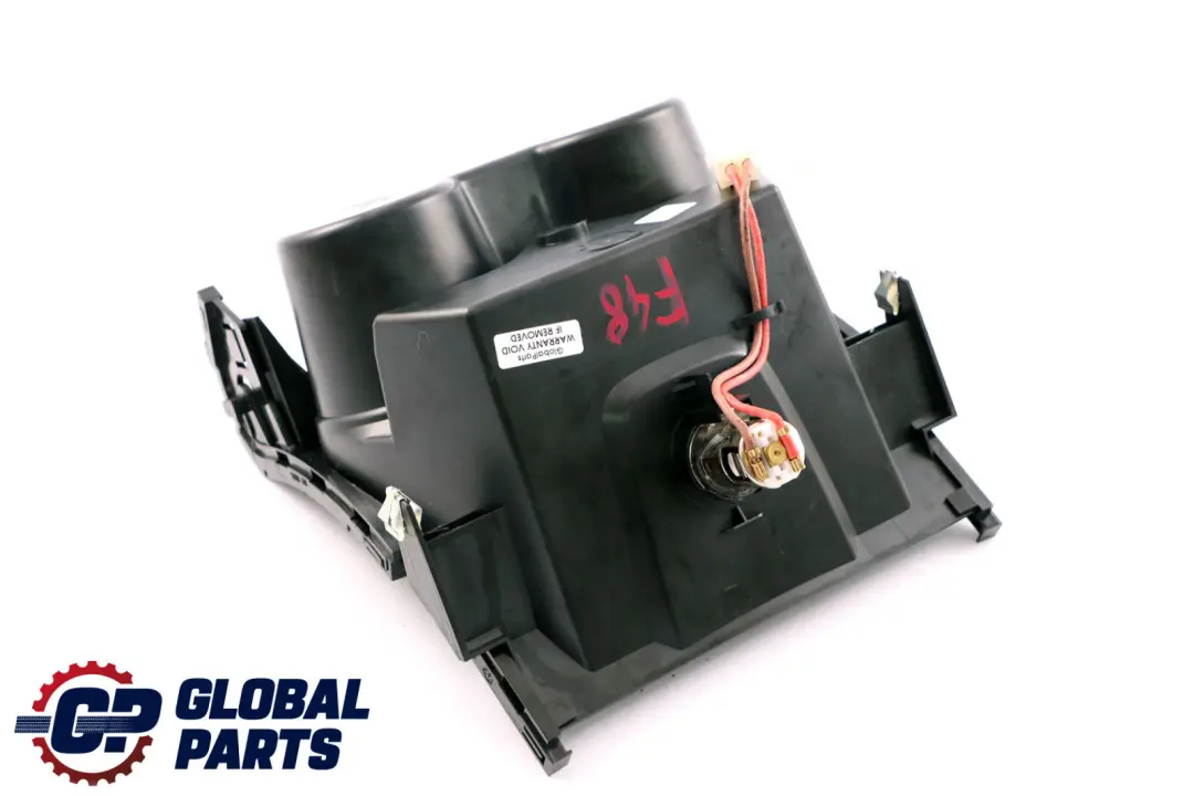 Console Centrale Rullo Portabevande Nero per BMW X1 X2 F39 F48 con numero di parte 9292557 BMW X1 X2 F39 F48 Console Centrale Rullo Portabevande Nero - SKU 9292557 - Numero di parte 9292557