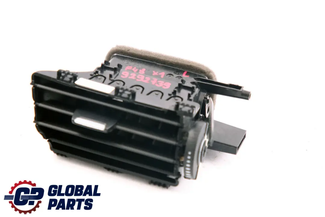 Kratka Nawiewu Powietrza Kokpitu Lewa do BMW X1 F39 X2 F48 o numerze 9292739 BMW X1 F39 X2 F48 Kratka Nawiewu Powietrza Kokpitu Lewa - SKU 9292739 - Numer Części 9292739