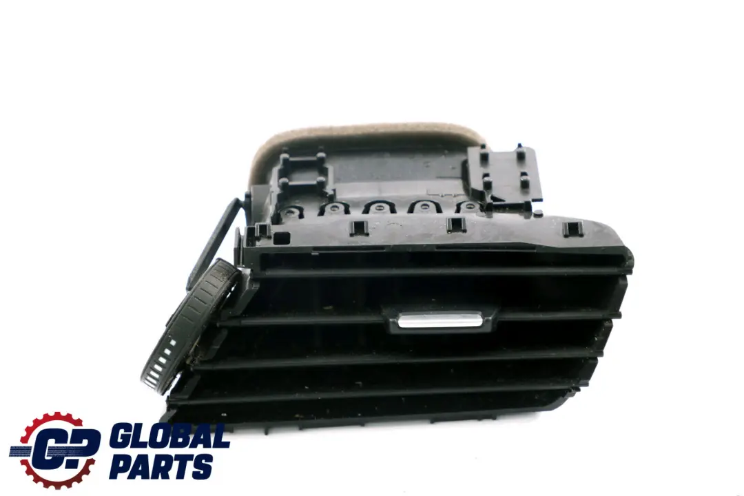 Griglia di ventilazione destra per BMW X1 X2 F39 F48 con numero di parte 9292740 BMW X1 X2 F39 F48 Griglia di ventilazione destra - SKU 9292740 - Numero di parte 9292740