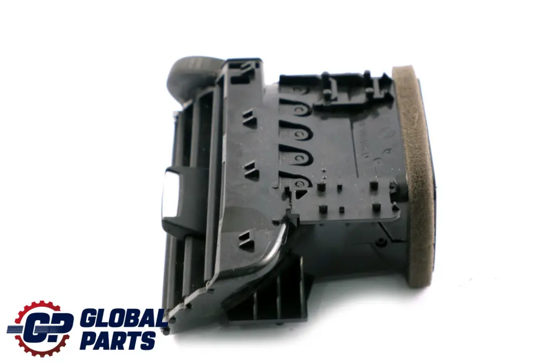 Griglia di ventilazione destra per BMW X1 X2 F39 F48 con numero di parte 9292740 BMW X1 X2 F39 F48 Griglia di ventilazione destra - SKU 9292740 - Numero di parte 9292740