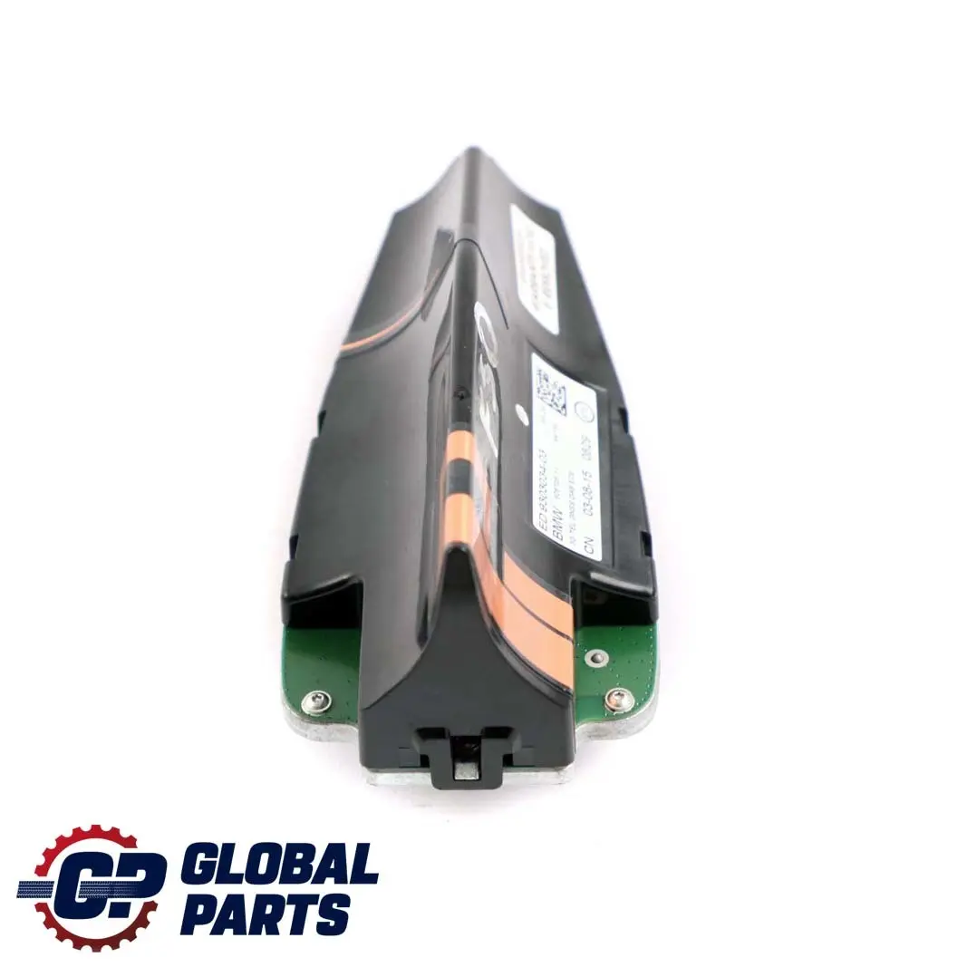 Antenna a tetto squalo antenna 9303034 per BMW F30 LCI F32 G30 G11 con numero di parte 9303035 BMW F30 LCI F32 G30 G11 Antenna a tetto squalo antenna 9303034 - SKU 9303035 - Numero di parte 9303035