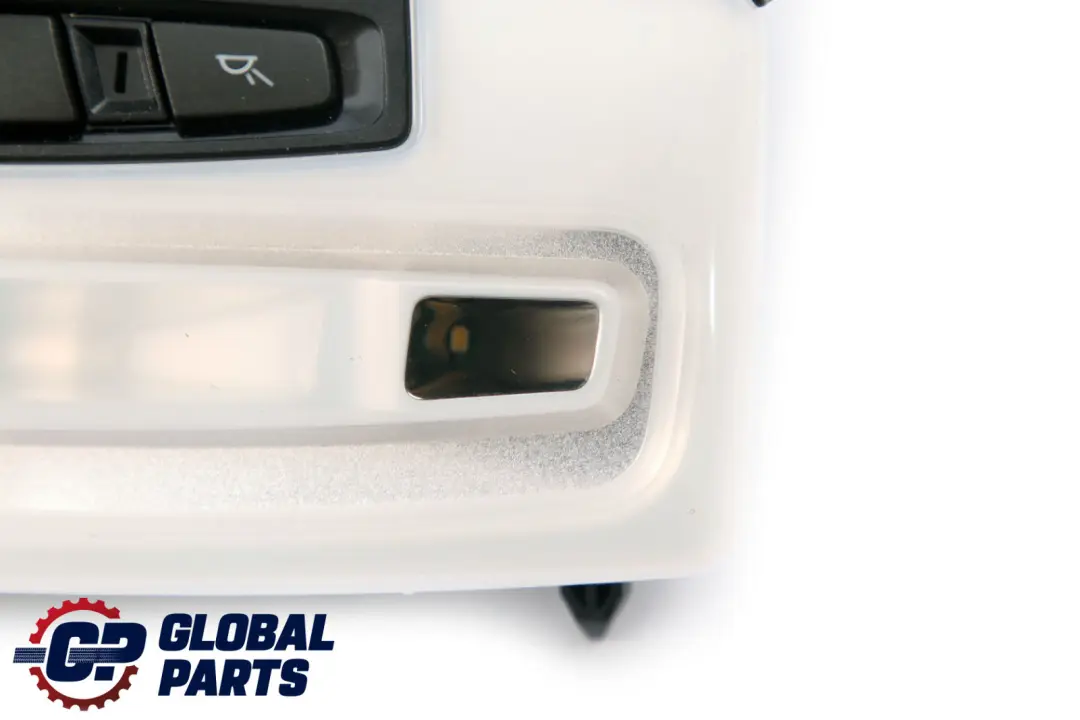 Lampka Podsufitki Oświetlenie Wnętrza do BMW F20 F21 F30 F31 o numerze 9312496 BMW F20 F21 F30 F31 Lampka Podsufitki Oświetlenie Wnętrza - SKU 9312496 - Numer Części 9312496