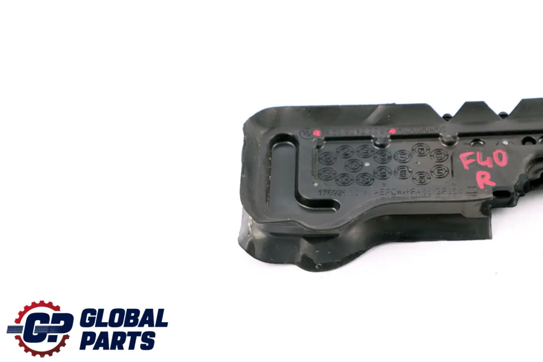 Uszczelka Guma Osłona Komory Silnika Prawa do BMW F40 Mini F54 F60 o numerze 9312779 BMW F40 Mini F54 F60 Uszczelka Guma Osłona Komory Silnika Prawa - SKU 9312779 - Numer Części 9312779