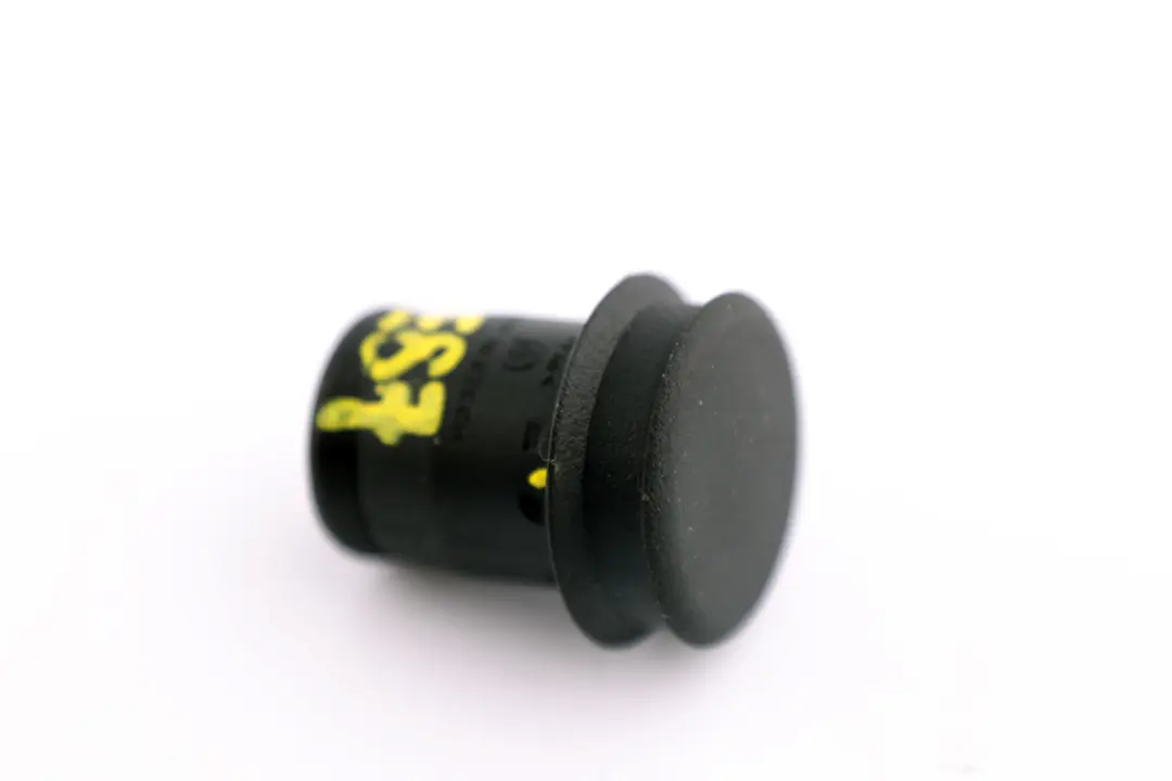 *BMW 1 3 5 er E60 E87 E90 F20 F30 Stopfen Steckdose Zigarettenstecker Socket für mit Teilenummer 9316116 *BMW 1 3 5 er E60 E87 E90 F20 F30 Stopfen Steckdose Zigarettenstecker Socket - SKU 9316116 - Teilenummer 9316116