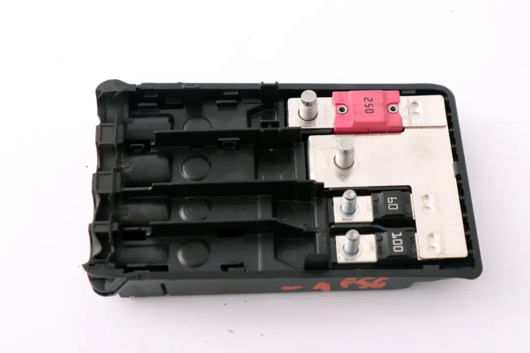 B+ Junction Terminal Box 300-400 W to Mini Cooper F55 F56 F57 with Part number 9321022 Mini Cooper F55 F56 F57 B+ Junction Terminal Box 300-400 W - SKU 9321022-1 - Part number 9321022