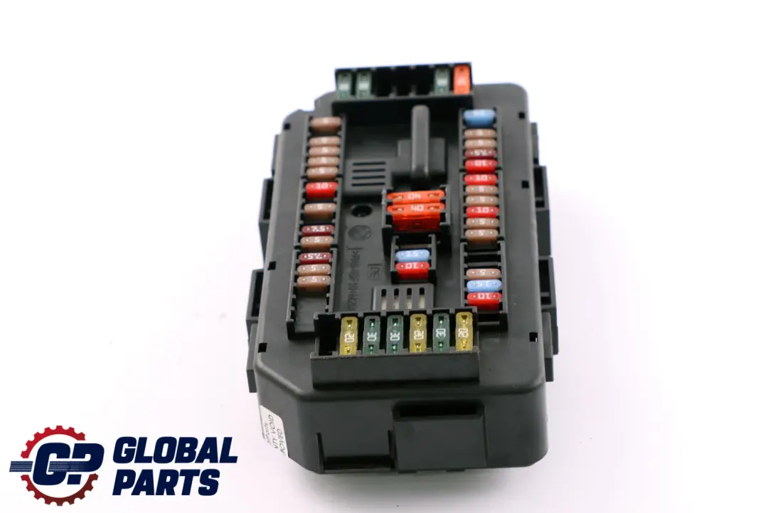 Stromverteiler Vorne für BMW F20 F21 F30 F31 F32 F33 F34 F36 mit Teilenummer 9337879 BMW F20 F21 F30 F31 F32 F33 F34 F36 Stromverteiler Vorne - SKU 9337879 - Teilenummer 9337879