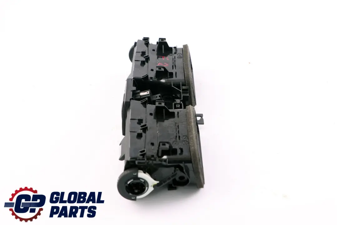 Kratka Wlot Powietrza Nawiew do BMW F20 F21 LCI o numerze 9347435 BMW F20 F21 LCI Kratka Wlot Powietrza Nawiew - SKU 9347435 - Numer Części 9347435