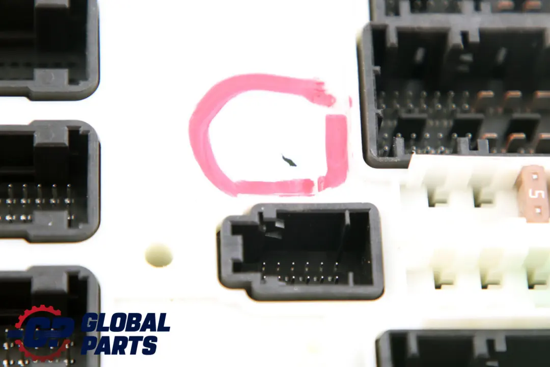 Steuergerät FEM Modul für BMW 1 2 3 4 er F20 F21 F22 F30 F31 F32 F36 mit Teilenummer 9352859 BMW 1 2 3 4 er F20 F21 F22 F30 F31 F32 F36 Steuergerät FEM Modul - SKU 9352859 - Teilenummer 9352859