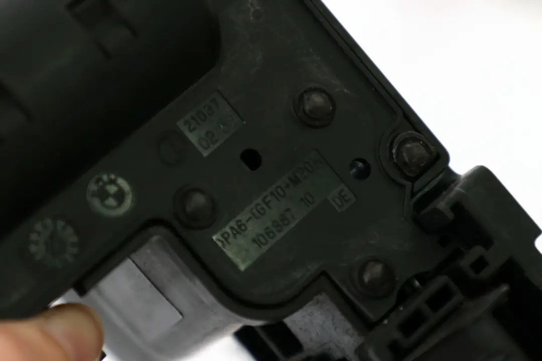 Base Allumage Externe Distributeur pour BMW F20 F21 F22 F30 F32 F33 à propos du numéro de pièce 9356158 BMW F20 F21 F22 F30 F32 F33 Base Allumage Externe Distributeur - SKU 9356158 - Numéro de pièce 9356158