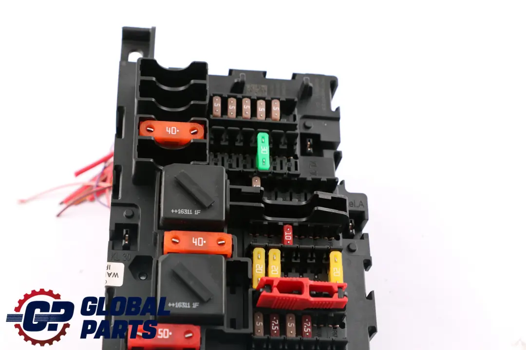Boite a fusibles de distribution electrique arriere pour Mini F54 F55 F56 F60 à propos du numéro de pièce 9360501 Mini F54 F55 F56 F60 Boite a fusibles de distribution electrique arriere - SKU 9360501 - Numéro de pièce 9360501