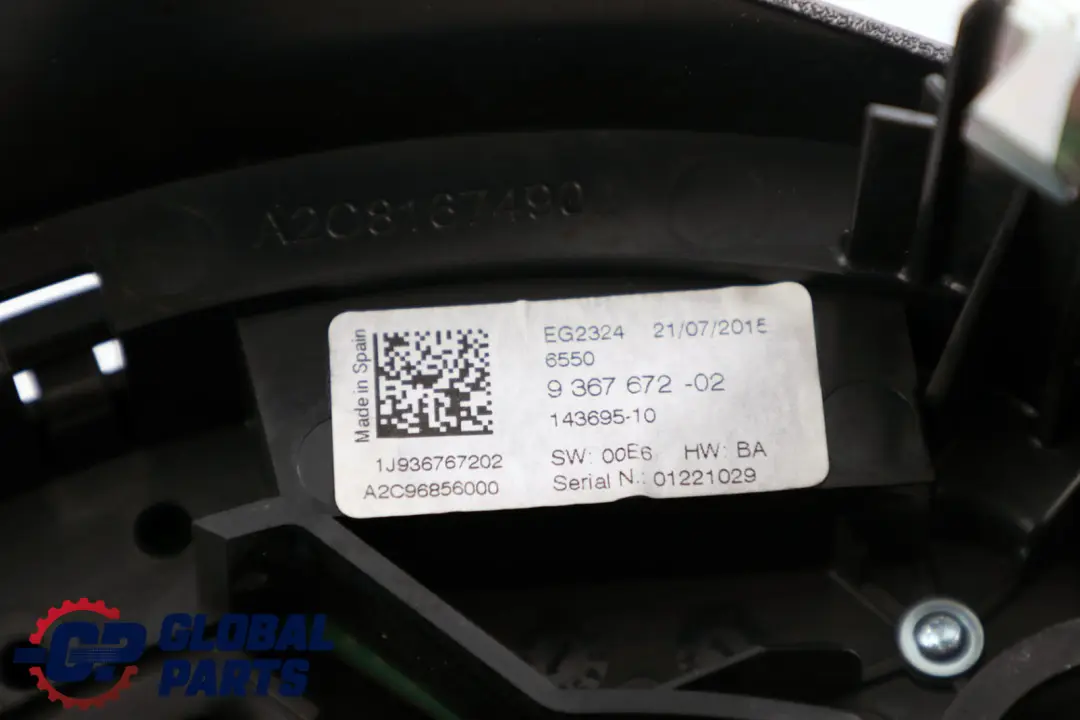 Ramka Osłona Radia Chrom do Mini F55 F56 F57 o numerze 9367672 Mini F55 F56 F57 Ramka Osłona Radia Chrom - SKU 9367672 - Numer Części 9367672