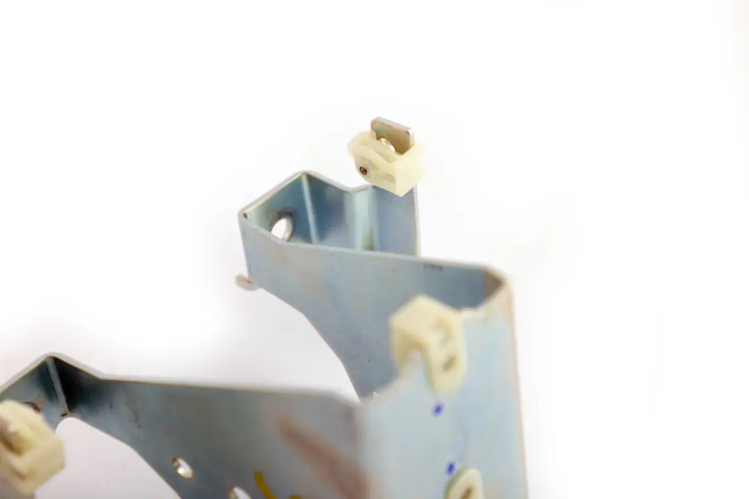 Wspornik Konsoli Środkowej Tylny do Mini Cooper One F56 o numerze 9388162 Mini Cooper One F56 Wspornik Konsoli Środkowej Tylny - SKU 9388162 - Numer Części 9388162